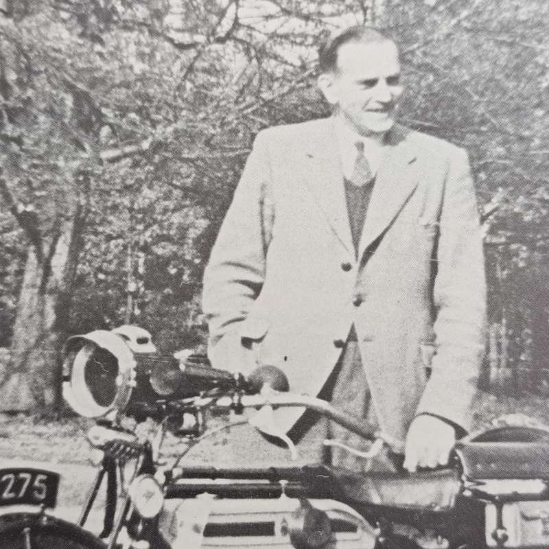 The Restoration of vintage & Thoroughbred Motorcycles - Jeff Clew 1978 edition