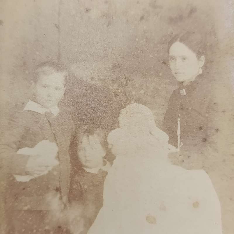 Late 1800's photo of Mother and 3 children - Taken by HE Fripp of Beaufort West, South Arica