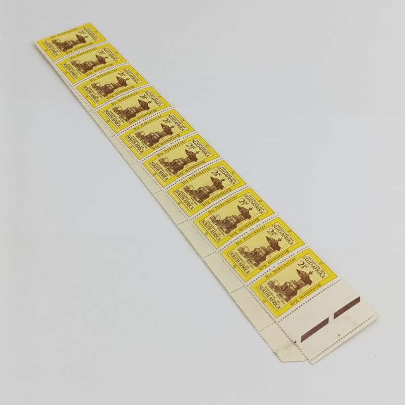 SACC 252 - strip of 20 stamps with white line printing flaw through strip