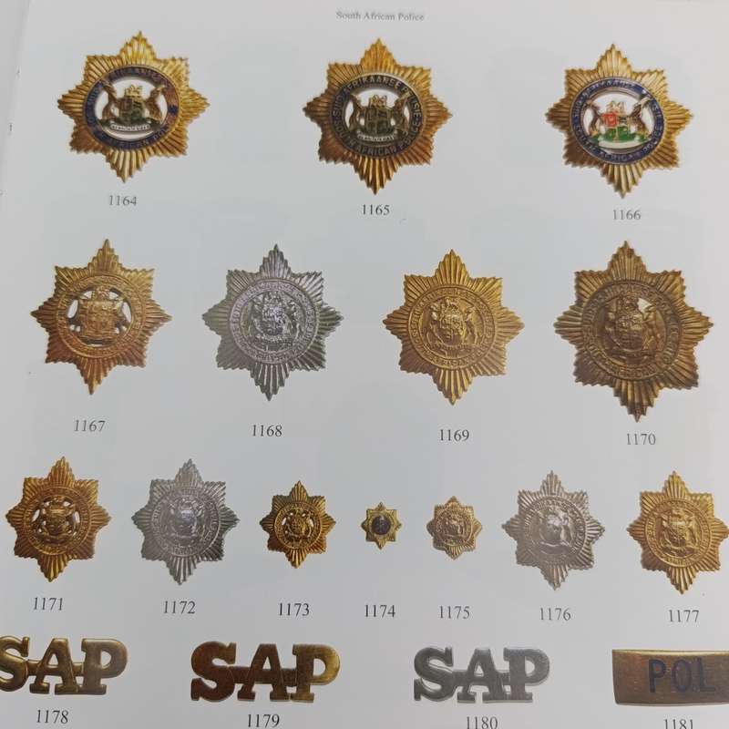 Border War badges a guide to SA Military & Police badges 1964 - 1994 by Andrew Ross Dinnes