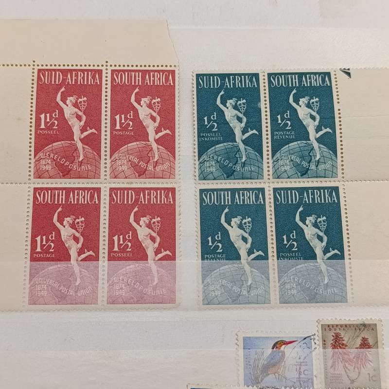 Album - pages with over 400 South African as from pre 1910 and about 240 British stamps nice stamps