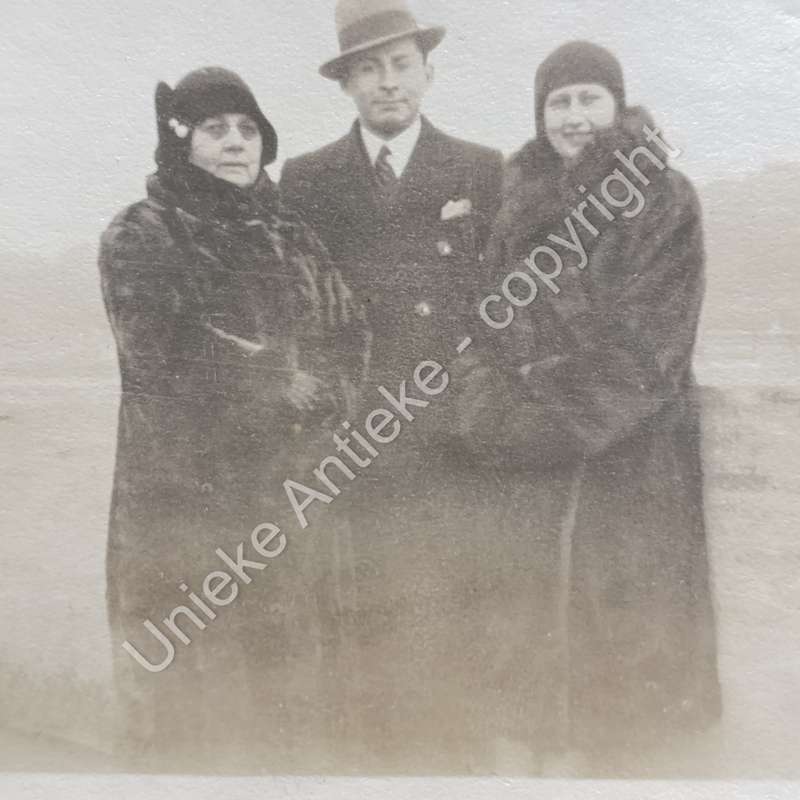 Album with about 200 photos Dating from 1930