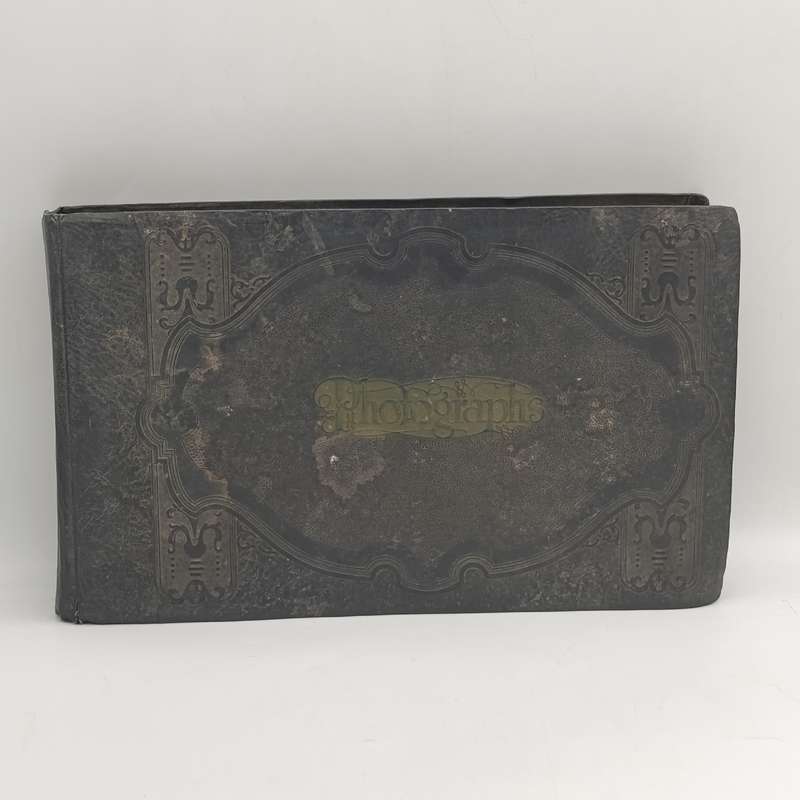 Album with about 200 photos Dating from 1930