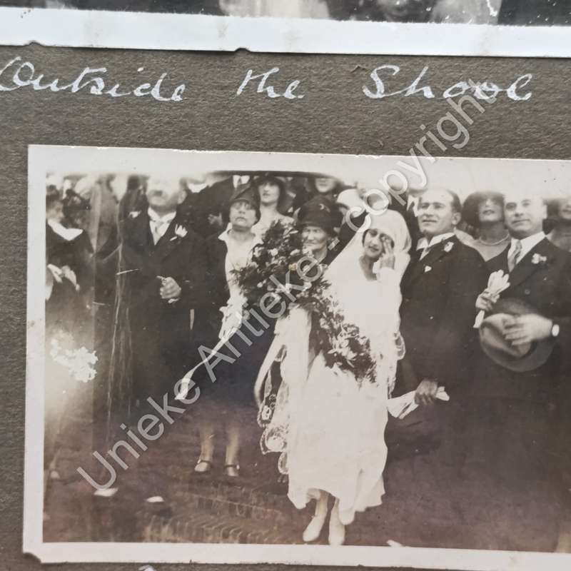 Album with about 200 photos Dating from 1930