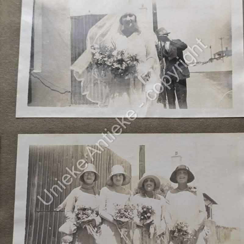 Album with about 200 photos Dating from 1930