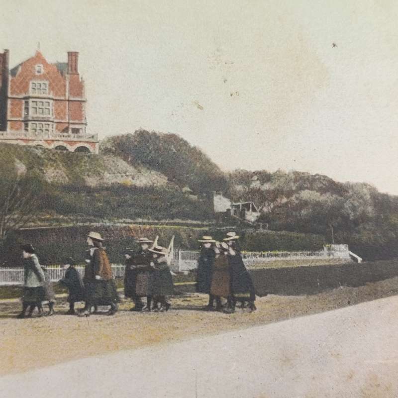 1906 Postcard with picture of the Felix Hotel in Felixstowe, sent from Felixstowe to Port Elizabeth,