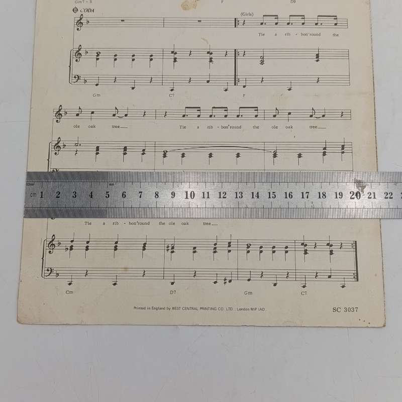Vintage Music score - Tie a Yellow Ribbon 'Round the Ole oak tree by Dawn and Tony Orlando