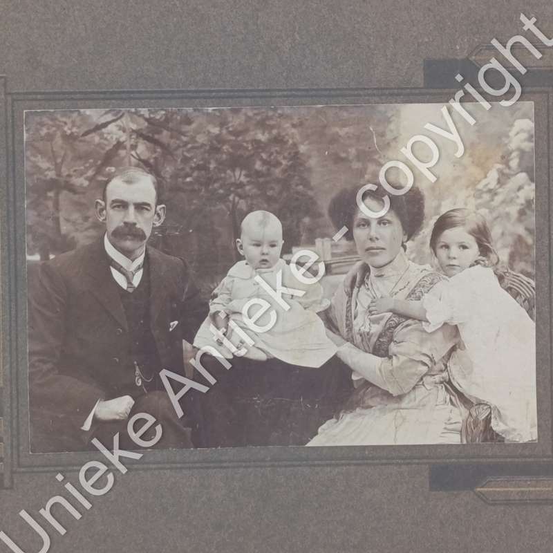 Antique photo of Roux couple plus 2 children - Paarl circa +-1905