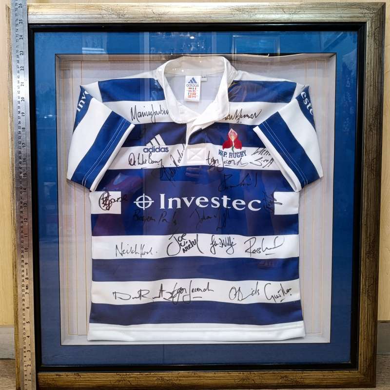 WP Rugby Jersey in frame - signed by various well-known players