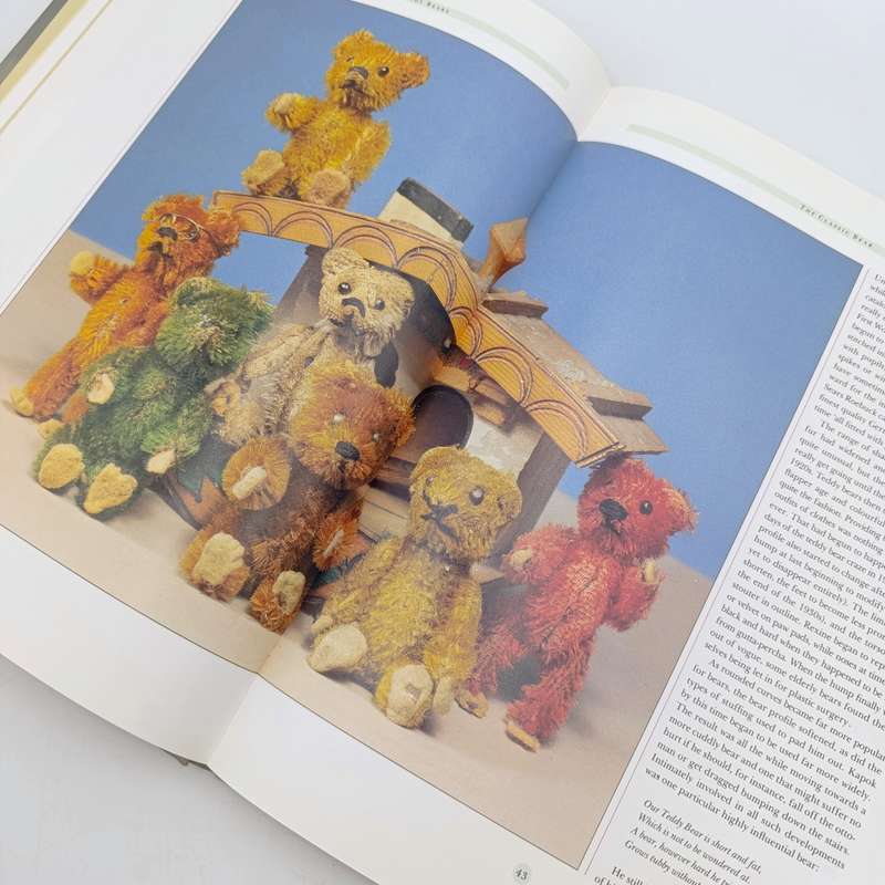 A Collector's Guide to Teddy Bears by Peter Ford