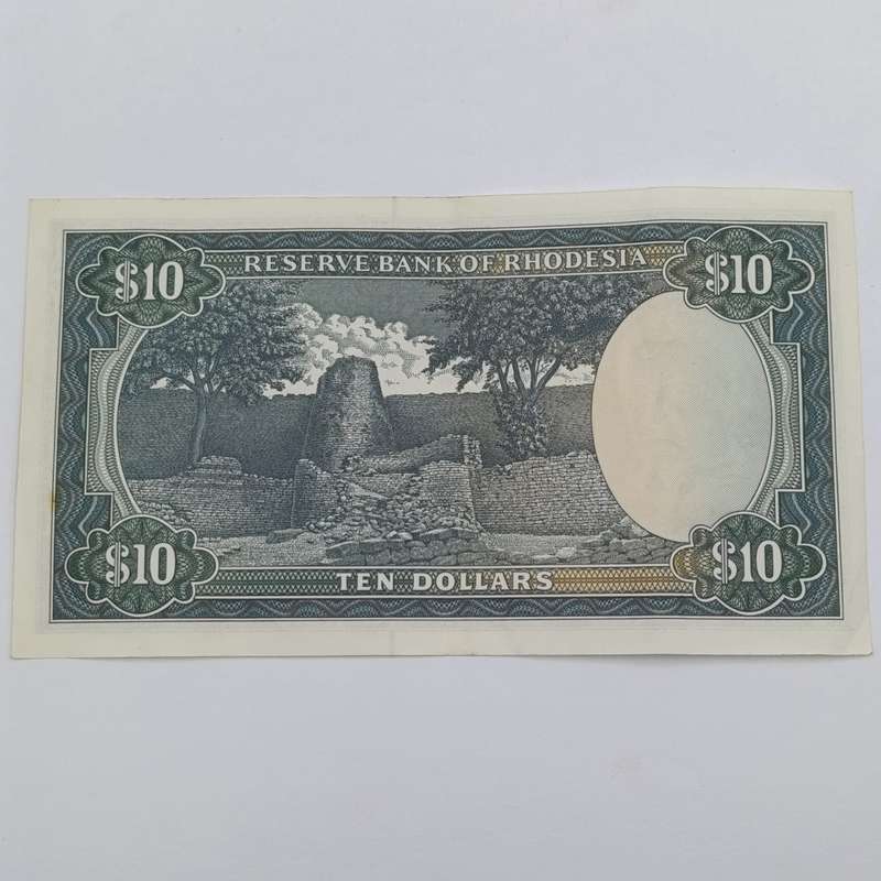 Rhodesia 1975 Lot of 3 x $10 banknotes with consecutive numbers light fold and creases