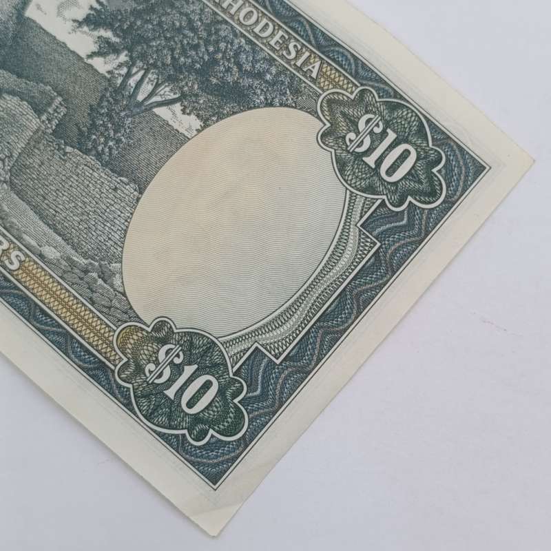 Rhodesia 1975 Lot of 3 x $10 banknotes with consecutive numbers light fold and creases