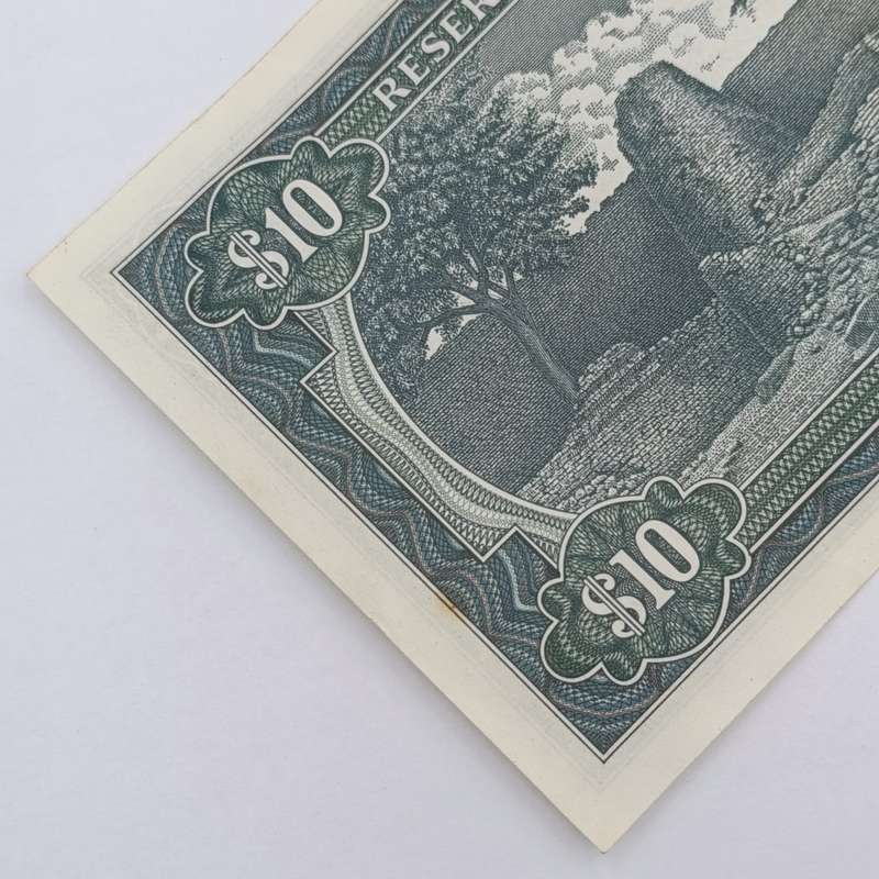 Rhodesia 1975 Lot of 3 x $10 banknotes with consecutive numbers light fold and creases