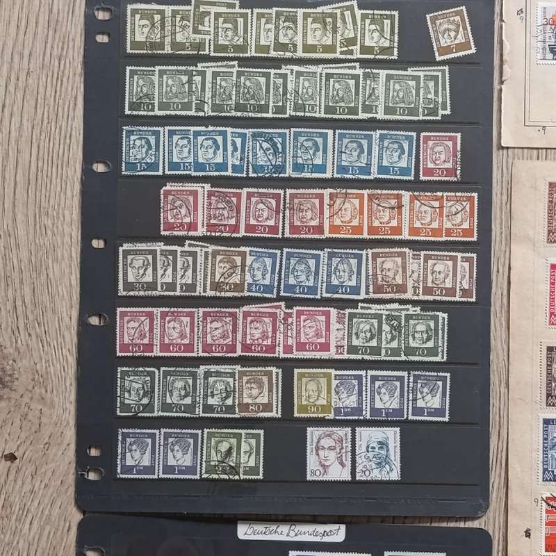 Lot of about 1000 German Bundespost stamps - Taker from old albums - unchecked for variations