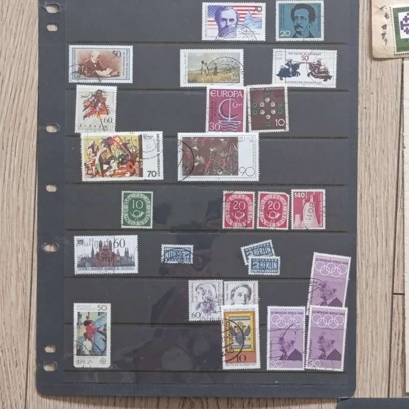Lot of about 1000 German Bundespost stamps - Taker from old albums - unchecked for variations