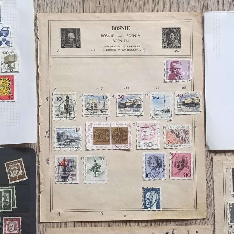 Lot of about 1000 German Bundespost stamps - Taker from old albums - unchecked for variations