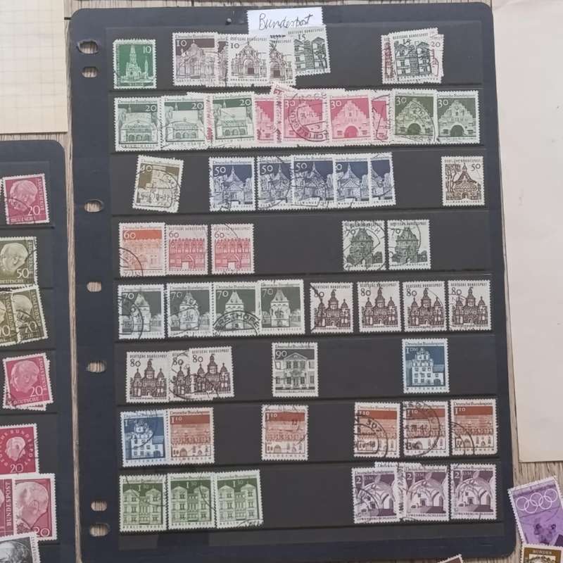 Lot of about 1000 German Bundespost stamps - Taker from old albums - unchecked for variations