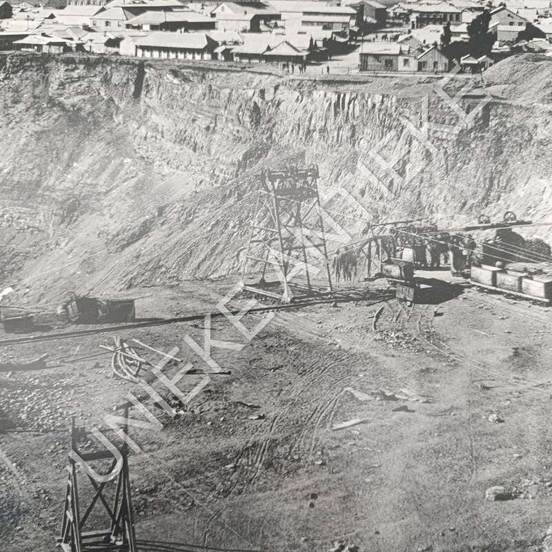 Antique photo reprint of mining at Kimberley Big hole