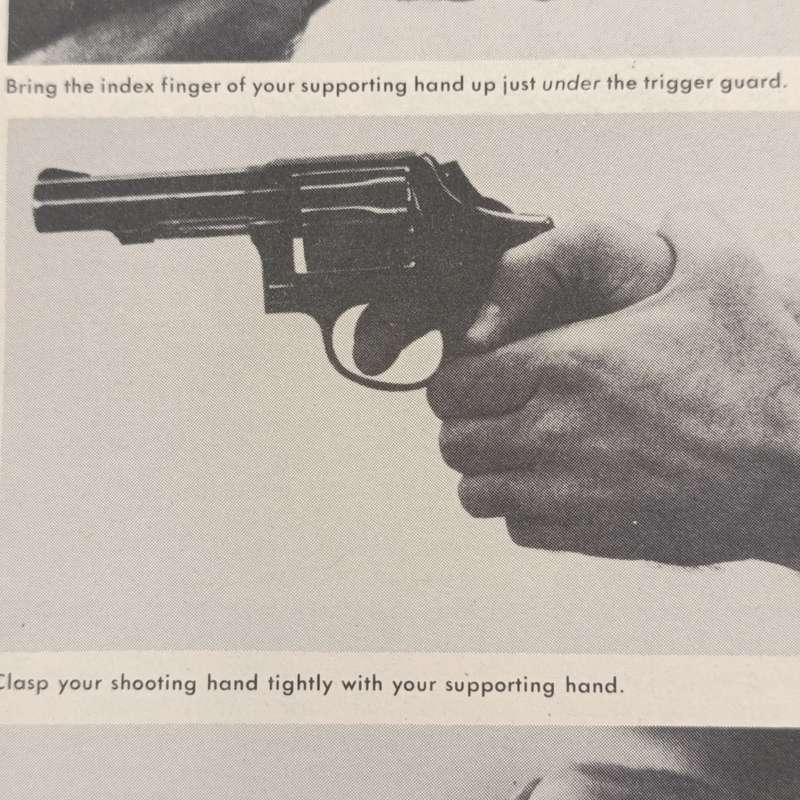 1976 Deluxe Edition Gun Digest - John Amber