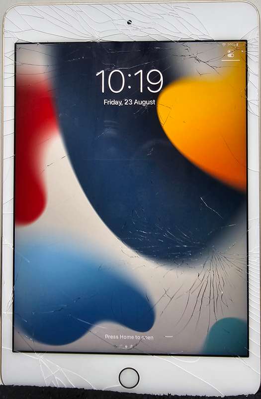 iPad Mini 4 - 128GB WiFi only -Digitizer cracked