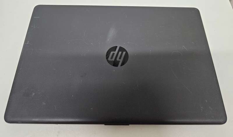 HP 250 G7 i5-8265U 8GB RAM 128 GB Nvme SSD - New battery needed