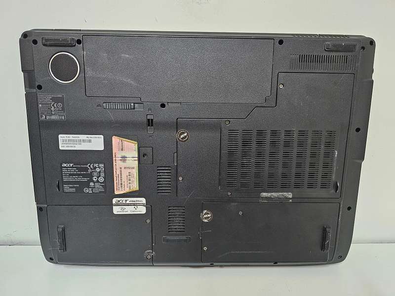 Acer Aspire 7530G - AMD Turion X2 - 4GB RAM - 320GB HDD - 17 inch screen