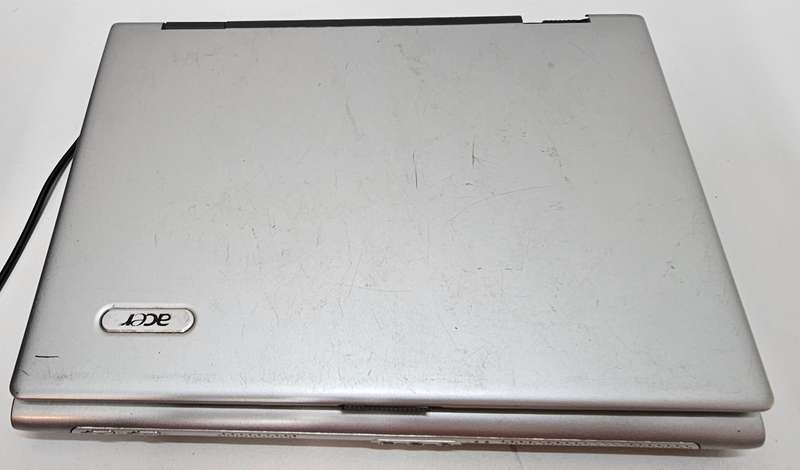 Acer Aspire 3623WXMi - Celeron M 370 - 60GB HDD - 512GB RAM - Hinge broken - Battery dead