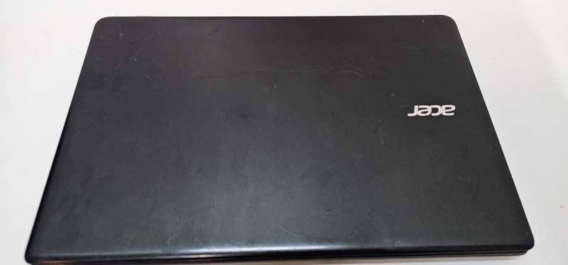 Aspire E1-570 - i3 - 4GB RAM - 1TB HDD - Spare or Repairs