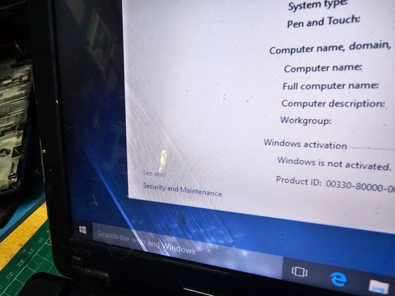 Lenovo G550 Celeron-B800  2GB RAM 320GB HDD - Needs a new battery
