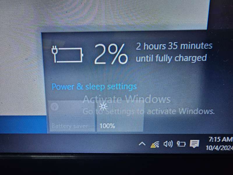 Lenovo G550 Celeron-B800  2GB RAM 320GB HDD - Needs a new battery