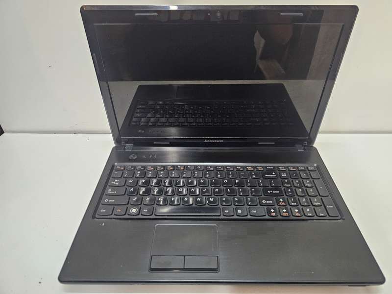 Lenovo G550 Celeron-B800  2GB RAM 320GB HDD - Needs a new battery