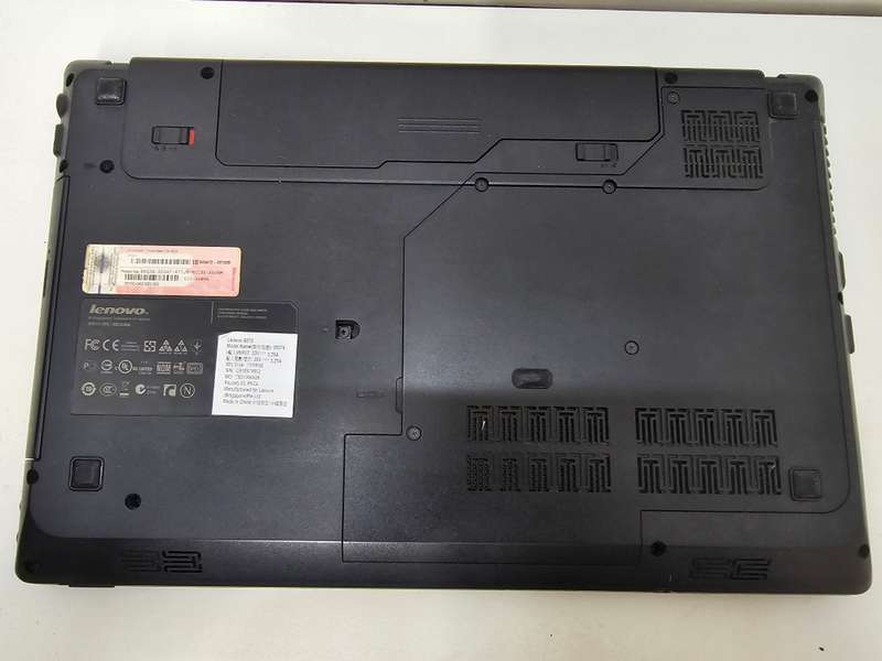Lenovo G550 Celeron-B800  2GB RAM 320GB HDD - Needs a new battery