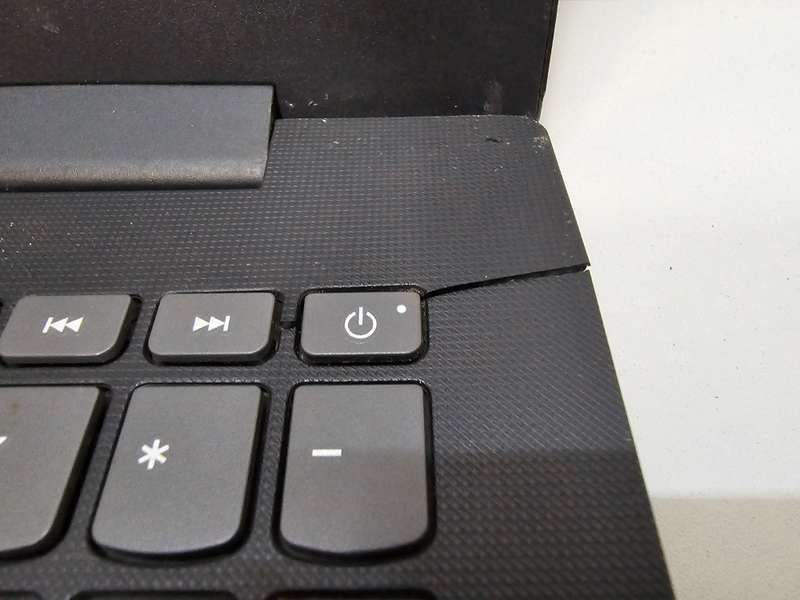 Lenovo IdeaPad 130 - i3 - 8GB RAM - 1TB HDD - Spares or repairs