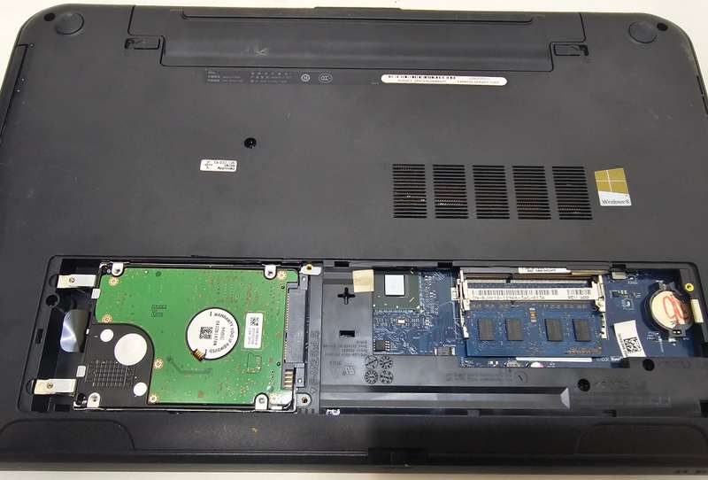 Dell Inspiron 17 - i5 (3rd gen) - 4GB RAM - 1TB HDD - Spares or Repairs