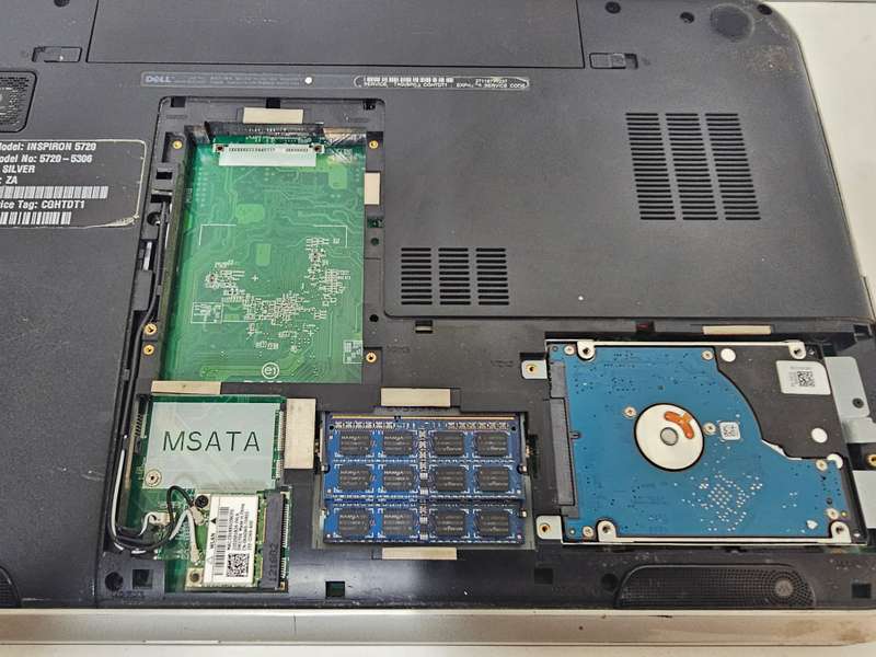 Dell Inspiron 5720 - i7 8GB RAM 500GB HDD - Needs a new screen