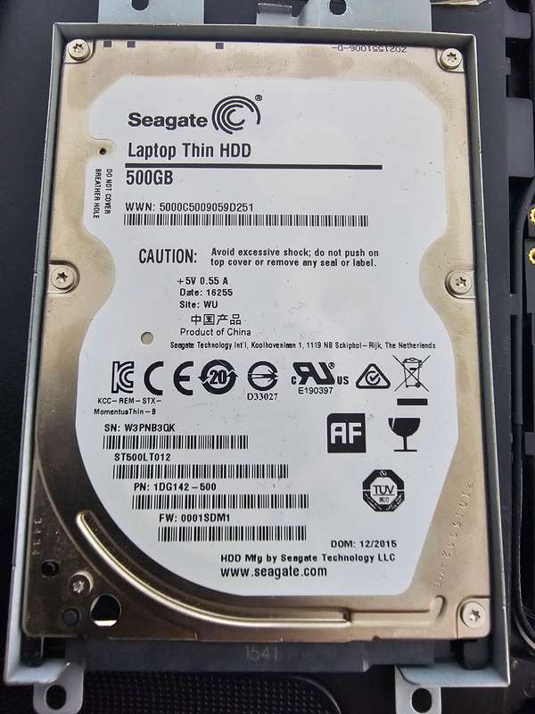 Dell Inspiron 5720 - i7 8GB RAM 500GB HDD - Needs a new screen