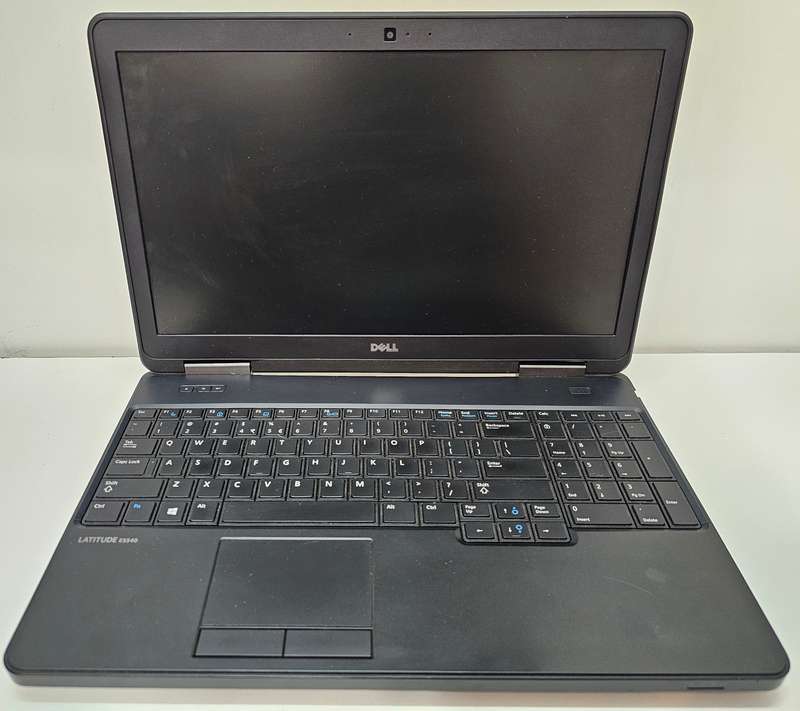 Dell Latitude E5540 i5-4210U 8GB RAM 256GB SSD - Screen faulty - Needs new battery