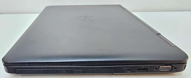 Dell Latitude E5540 i5-4210U 8GB RAM 256GB SSD - Screen faulty - Needs new battery