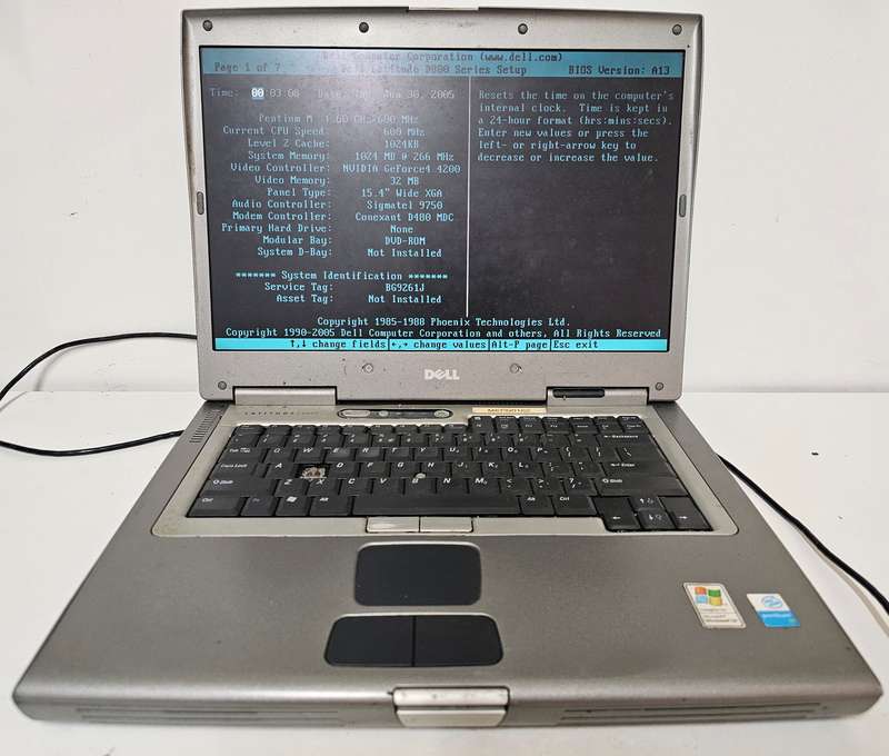 Dell Latitude D800 Pentium M 600Mhz  - 1GB RAM - No HDD No battery