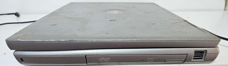 Dell Latitude D800 Pentium M 600Mhz  - 1GB RAM - No HDD No battery