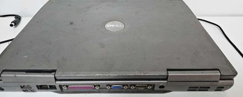 Dell Latitude D800 Pentium M 600Mhz  - 1GB RAM - No HDD No battery