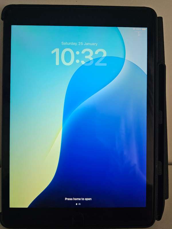 iPad 9th Gen (A2602) 64GB Wi-Fi only