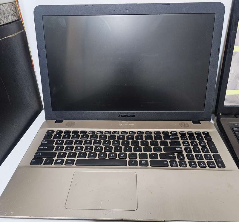 2 x Asus laptops !Spares or Repairs!