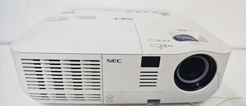 NEC V311W Projector (81% lamp life remaining)