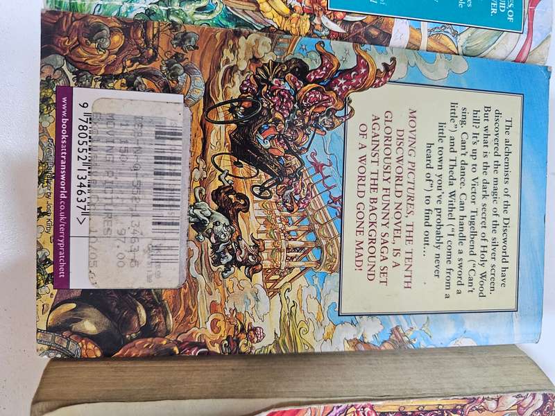 5 x Terry Pratchett soft cover books