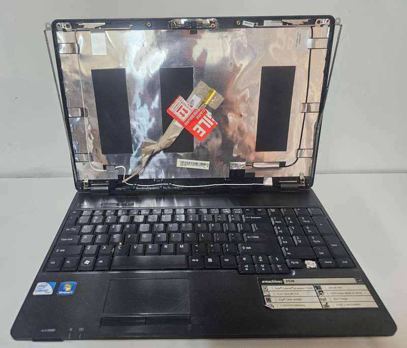 eMachines E528  Powers On, No Display (Internal/External), No LCD or Bezel  Sold As Is