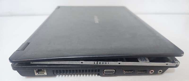 eMachines E528  Powers On, No Display (Internal/External), No LCD or Bezel  Sold As Is