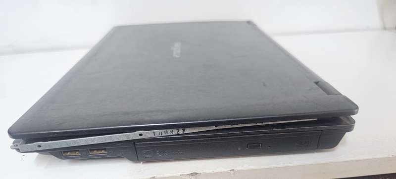 eMachines E528  Powers On, No Display (Internal/External), No LCD or Bezel  Sold As Is