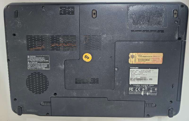 Toshiba Satellite C660-211  Dead Laptop  Battery Included  Sold As Is