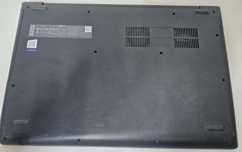 Lenovo IdeaPad 130-15IKB i5 laptop  for spares or repairs, cracked screen, powers on, no display